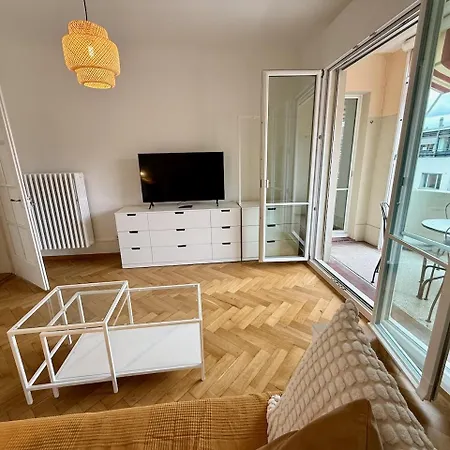 3 Bedroom At Appartement Berne